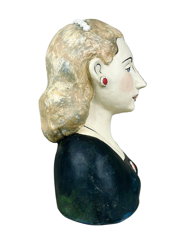 Sculpted Bust Pinch Plate Black dress