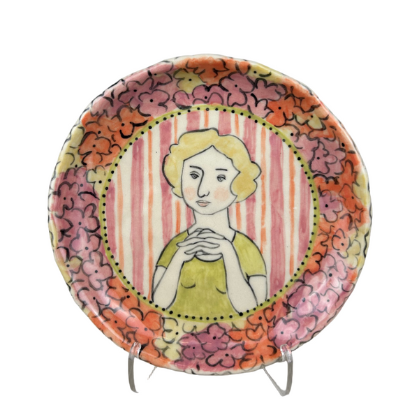 Sculpted Bust Pinch Plate green dress