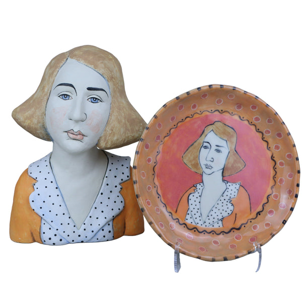 Head #4 and accompanying plate with stand
