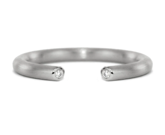 Slice silver diamond round ring