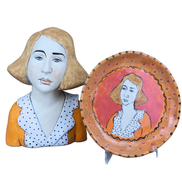 Head #4 and accompanying plate with stand