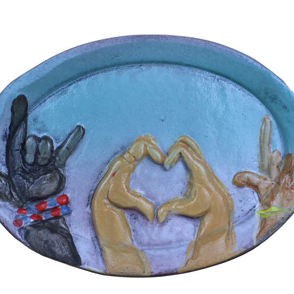 Hands up dish