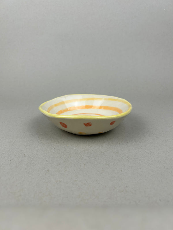 Paradise Bowl - Orange spiral with dotted back