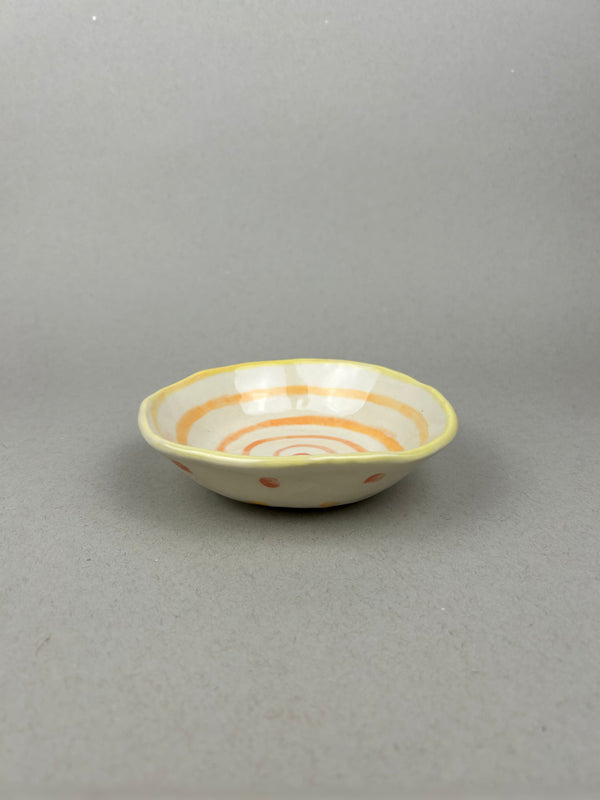 Paradise Bowl - Orange spiral with dotted back