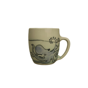 Ceramic mug with whale design 