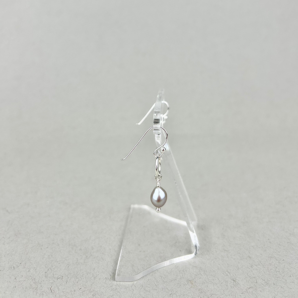 Silver pearl circle drop earrings: sterling silver