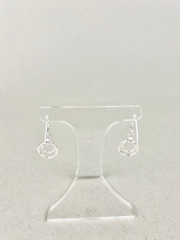 Nesting duo circle earrings