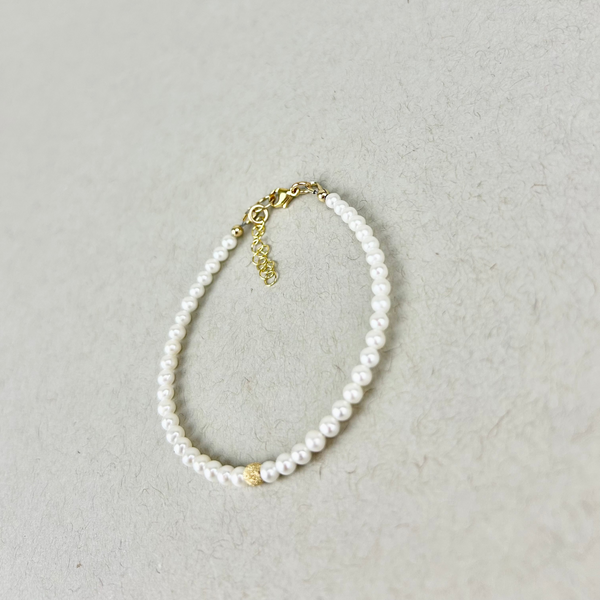 Adjustable white freshwater pearl bracelet: 14K gold filled