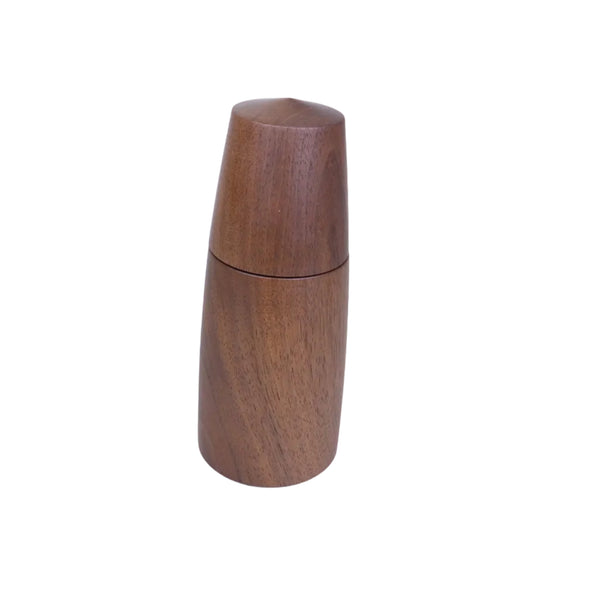 Wooden pepper grinder 