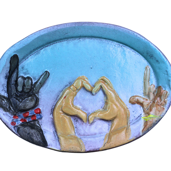 Hands up dish
